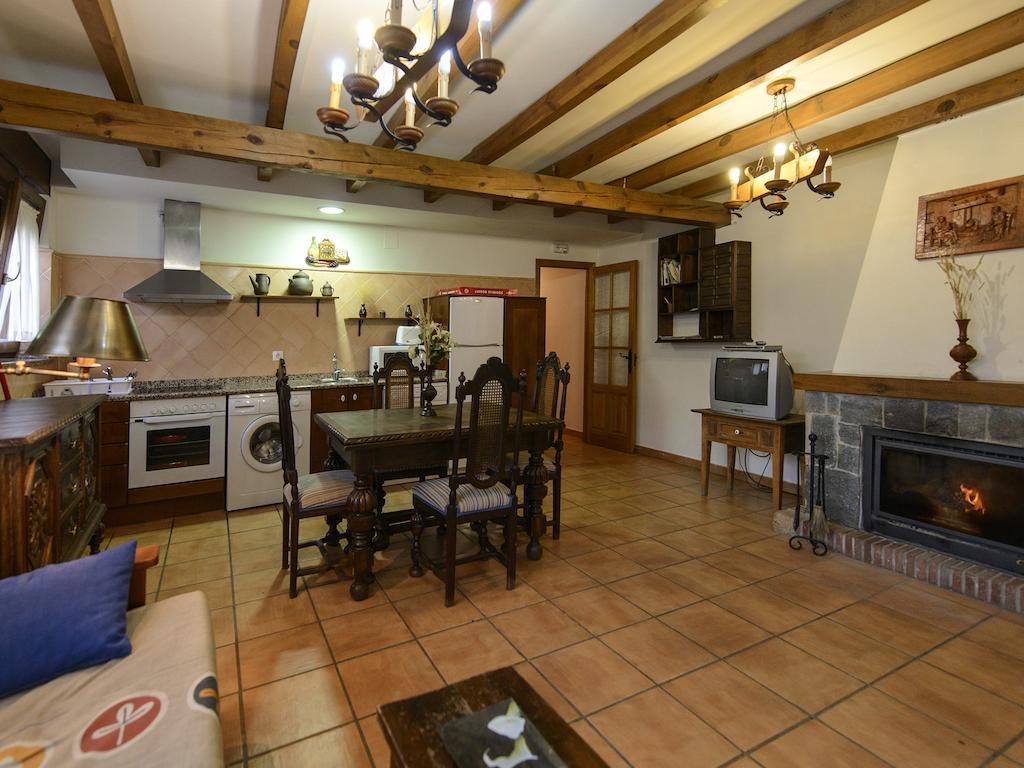 El Casar Del Puente Guest House Boca de Huergano Room photo