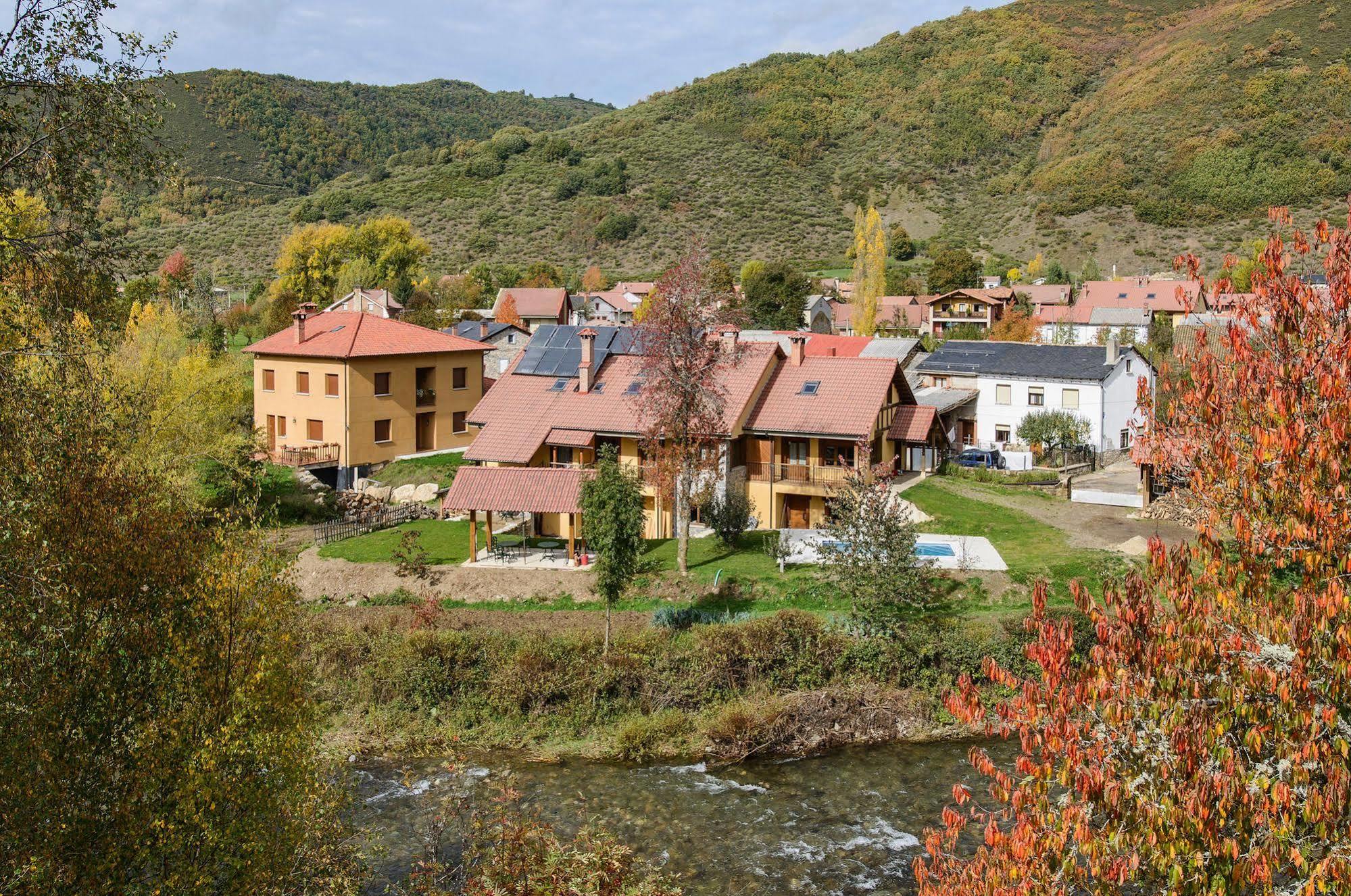 El Casar Del Puente Guest House Boca de Huergano Exterior photo